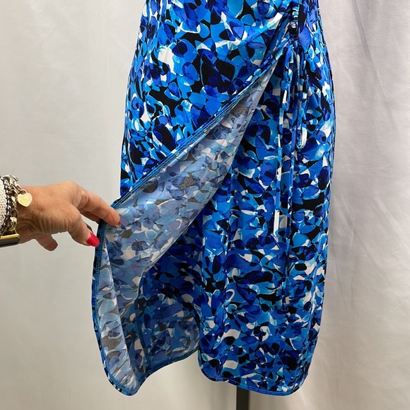 London Style Collection Blue Print Stretchy Faux Wrap Dress, Size 4 - Picture 8 of 13